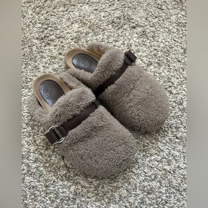 Penelope Chilvers Sherpa mule with buckle